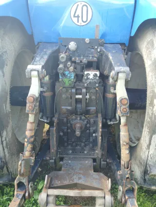 Tractor New Holland tg255.