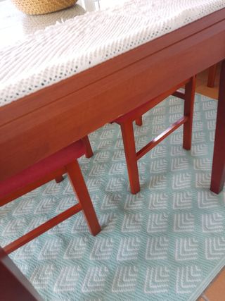 MESA MADERA,desmontable y extensible + 2 sillas y