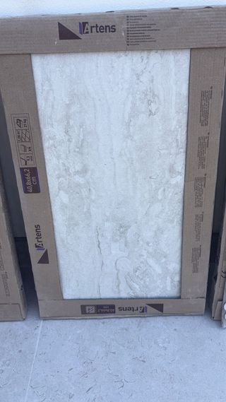 Azulejo Ceramico sin abrir , la caja 14€