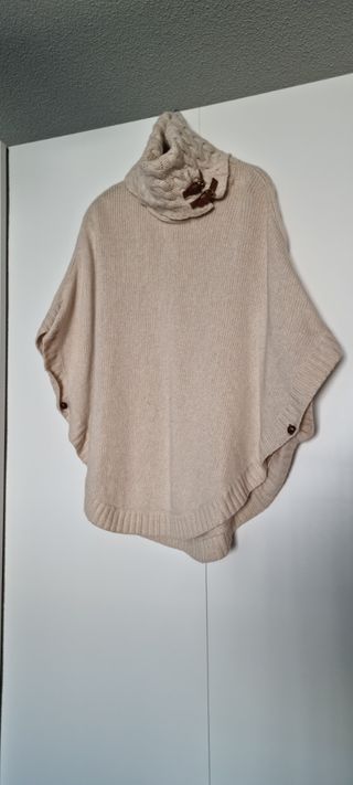 Poncho beige Massimo Dutti
Tejido con me