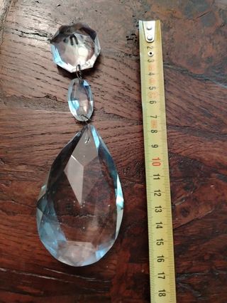 Due pendenti in cristallo per lampadari