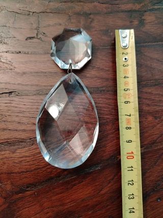 Due pendenti in cristallo per lampadari