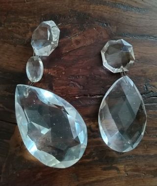 Due pendenti in cristallo per lampadari