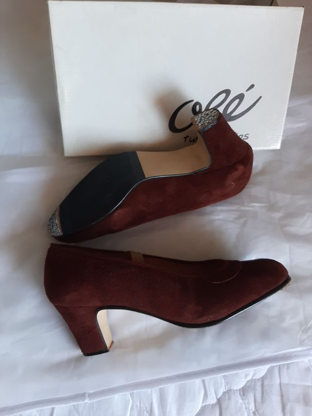 Tacones de flamenca de ante marrón