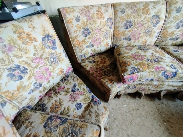 Sofá rinconera 6 plazas  y sillón vintage a juego