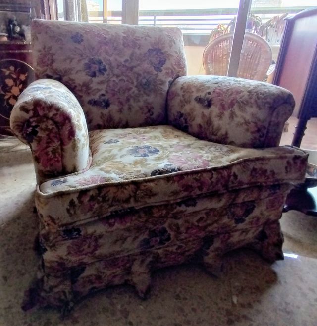 Sofá rinconera 6 plazas  y sillón vintage a juego