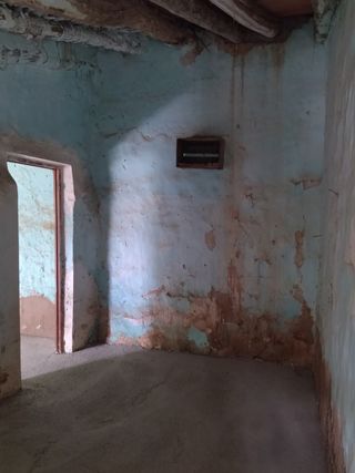 Parcela rústica con casa antigua
