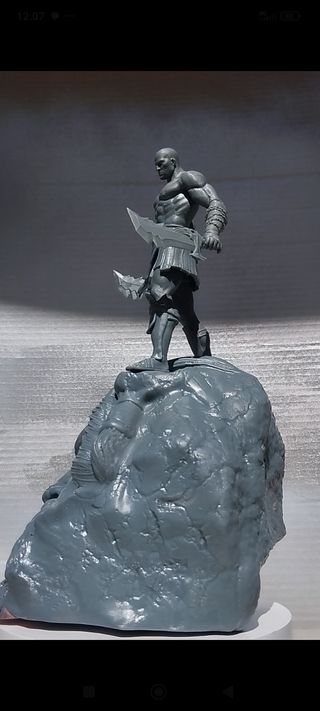 FIGURA de Kratos videojuego god of war para pintar