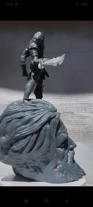 FIGURA de Kratos videojuego god of war para pintar