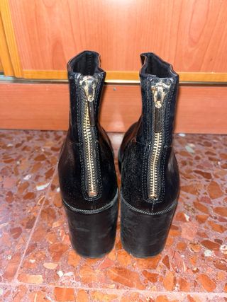 Botines negros lisos Pull