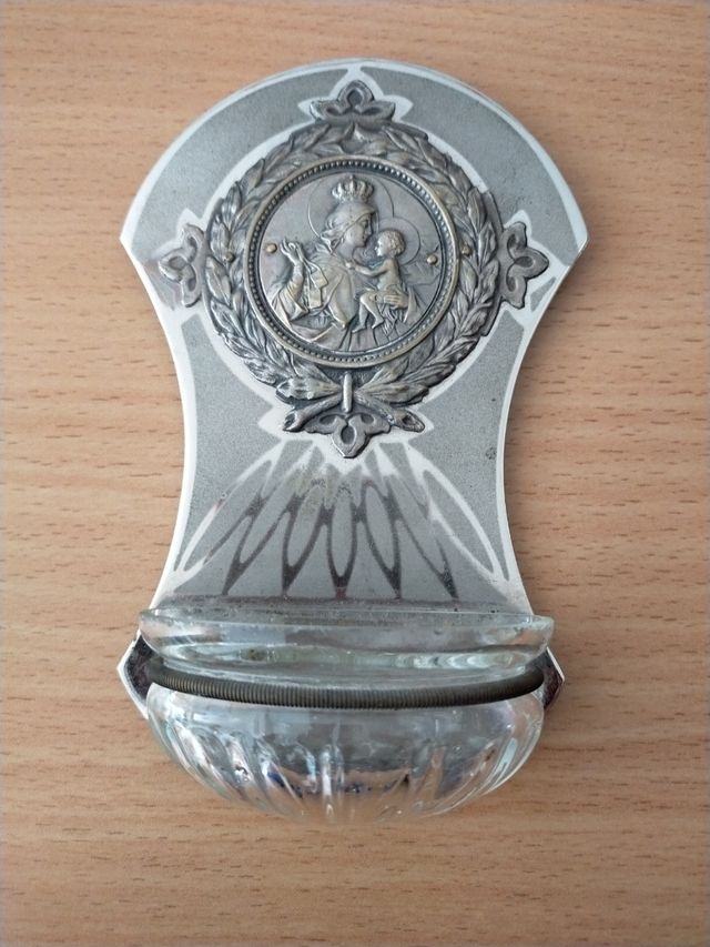 Bonita benditera antigua de pared.