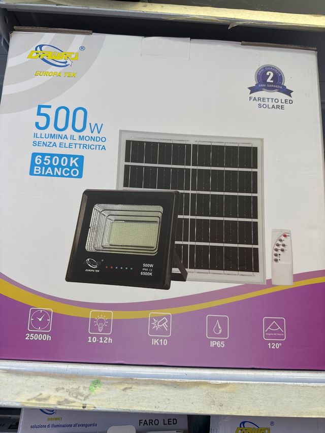 LED solare