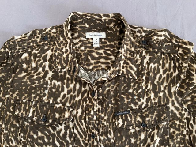 Camisa Calvin Klein animal print