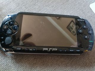 PSP + funda + 11 juegos