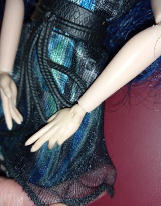 Muñeca Evie Descendientes -Disney