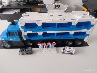 Camión transporte coches policía