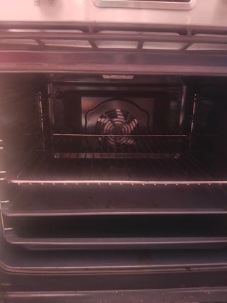 Horno integrable con aire forzado y vapor