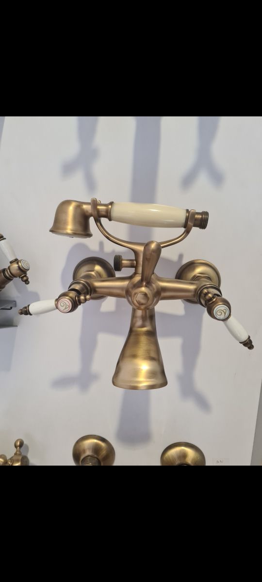 Grifería baño latón antiguo