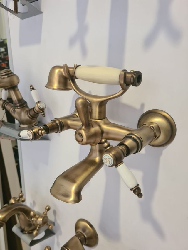 Grifería baño latón antiguo