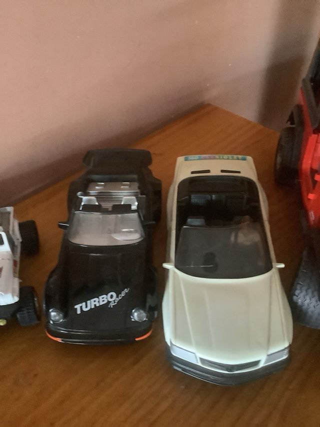 Coches juguete medianos