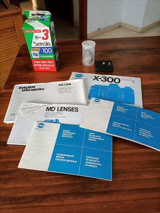 Minolta Cámara analógica + Objetivos + bolsa