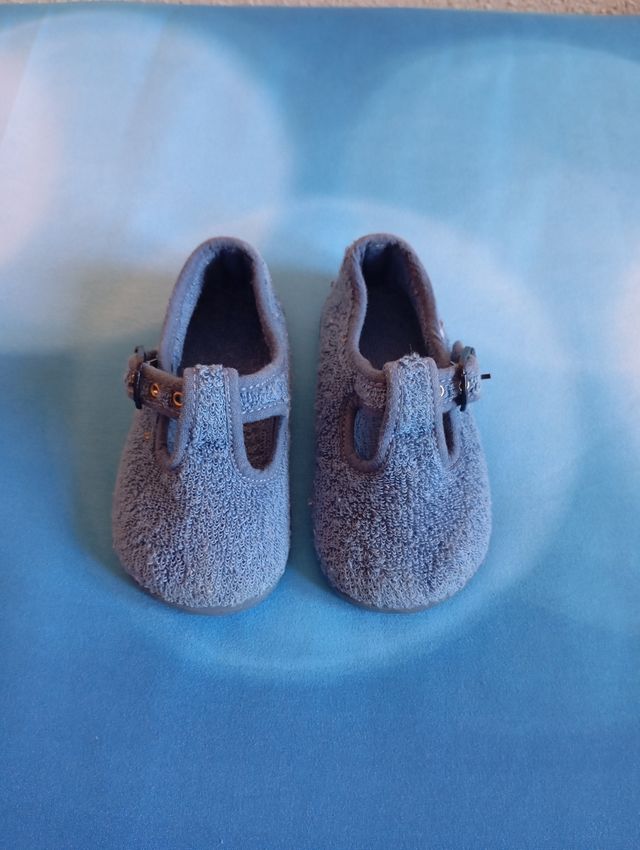 Zapatillas bebé Varladi número 20