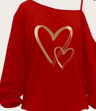 Camiseta roja corazones dorados