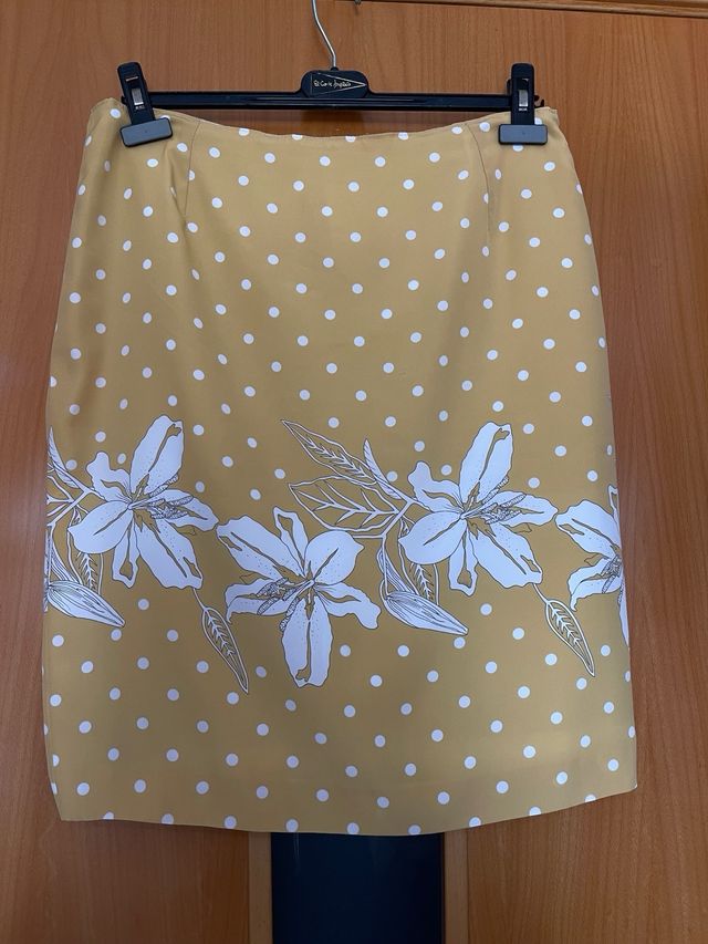 Conjunto blusa y falda lunares amarillo