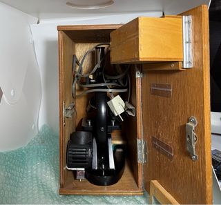 Microscopio Olympus Vintage con estuche