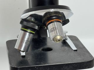 Microscopio Olympus Vintage con estuche