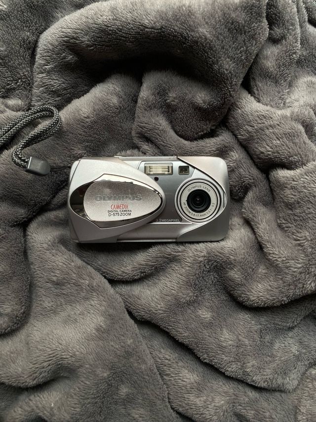 Olympus D757 Camara Digital