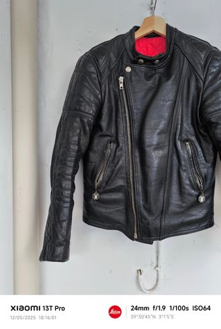 Chupa motera de piel