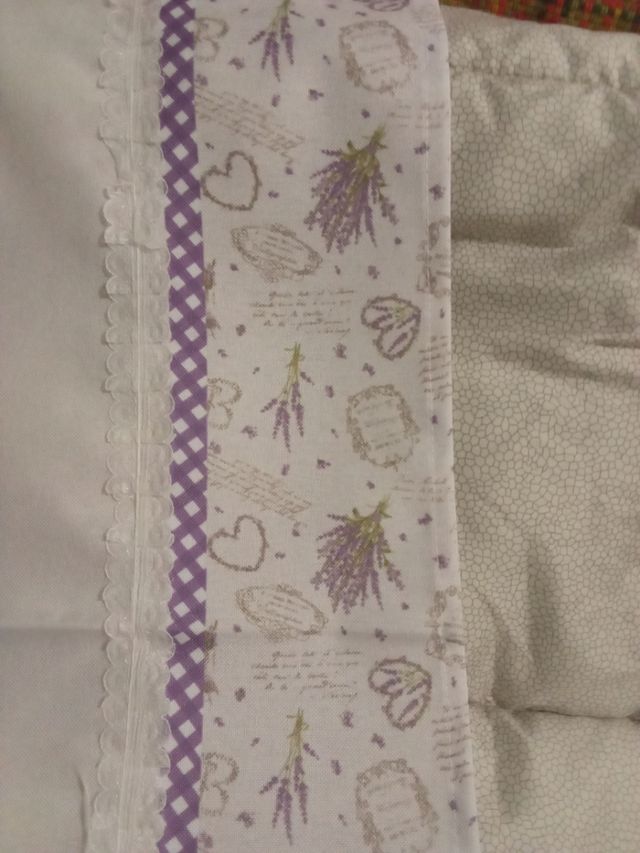 Tovaglietta ricamata lavanda 82*82