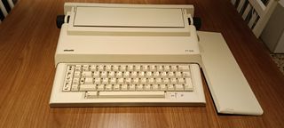 Maquina de escribir eléctrica olivetti PT 505