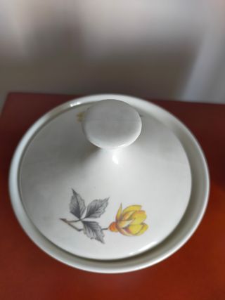 Azucarero y jarra Royal China, porcelana