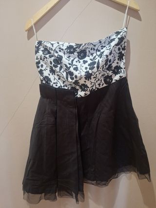 Vestido negro y blanco, corto
