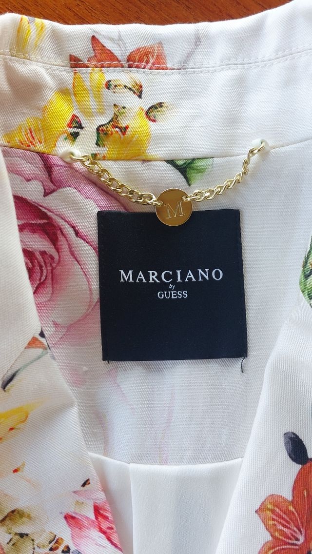 Blazer lino fino. Marciano by Guess 36.