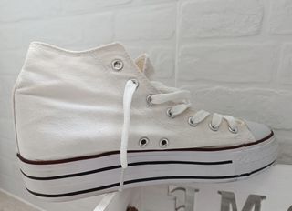 Zapatillas tipo Converse Mujer N°39 (2 Modelos)