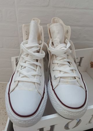 Zapatillas tipo Converse Mujer N°39 (2 Modelos)
