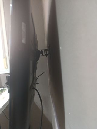 TV LG 32" Negra , no tiene mando ni soporte de pie