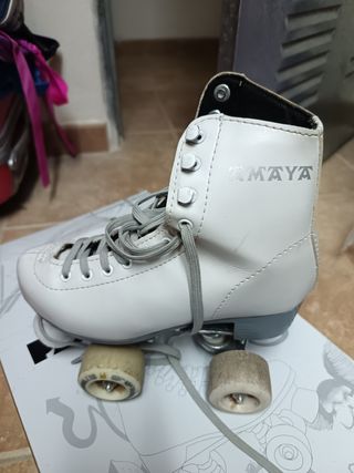 Patines Marca Amaya de bota y 4 ruedas