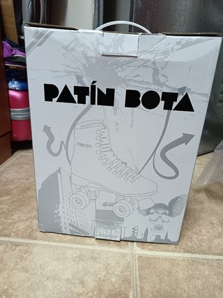 Patines Marca Amaya de bota y 4 ruedas