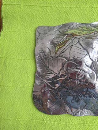 BANDEJA RECTANGULAR DE METAL - PELTRE - VINTAGE.