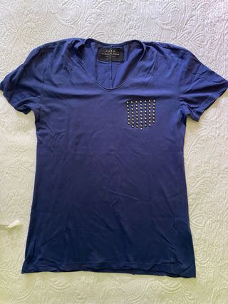 Camiseta Zara bolsillo tachuelas 