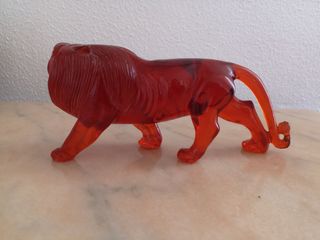 Figura León Resina China Antigua