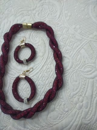 Collana più orecchini