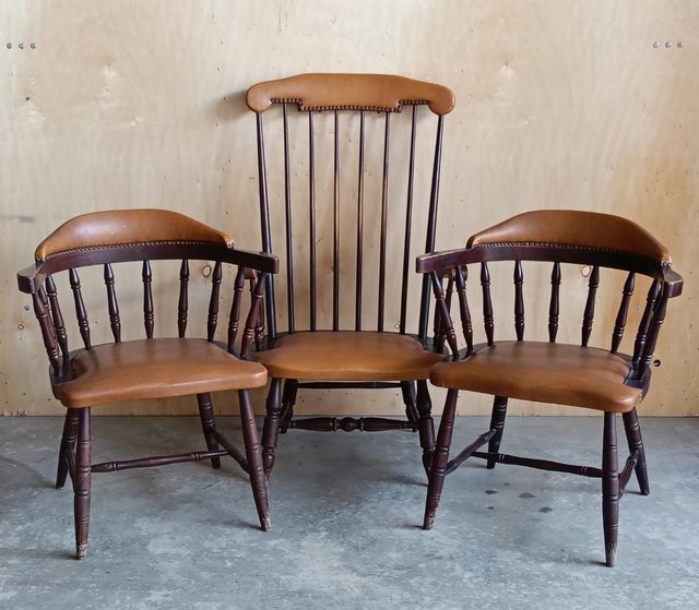 Sillería antigua de madera y cuero (3 piezas)