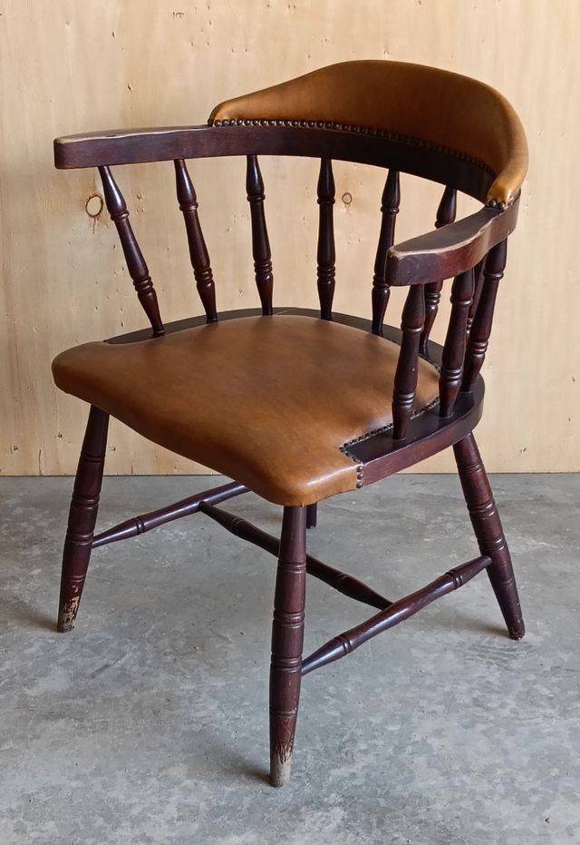 Sillería antigua de madera y cuero (3 piezas)