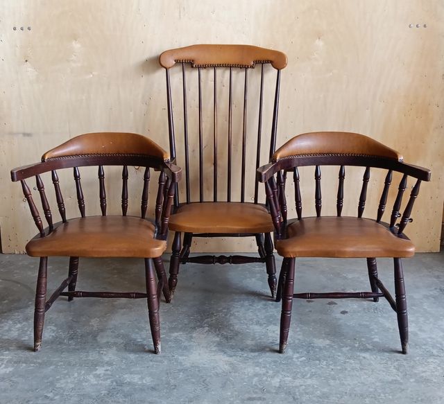 Sillería antigua de madera y cuero (3 piezas)