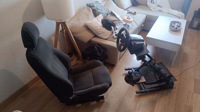 Volante, pedales, asiento & soporte racing